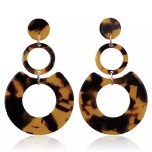 Leopard Clip On Earrings
(New)